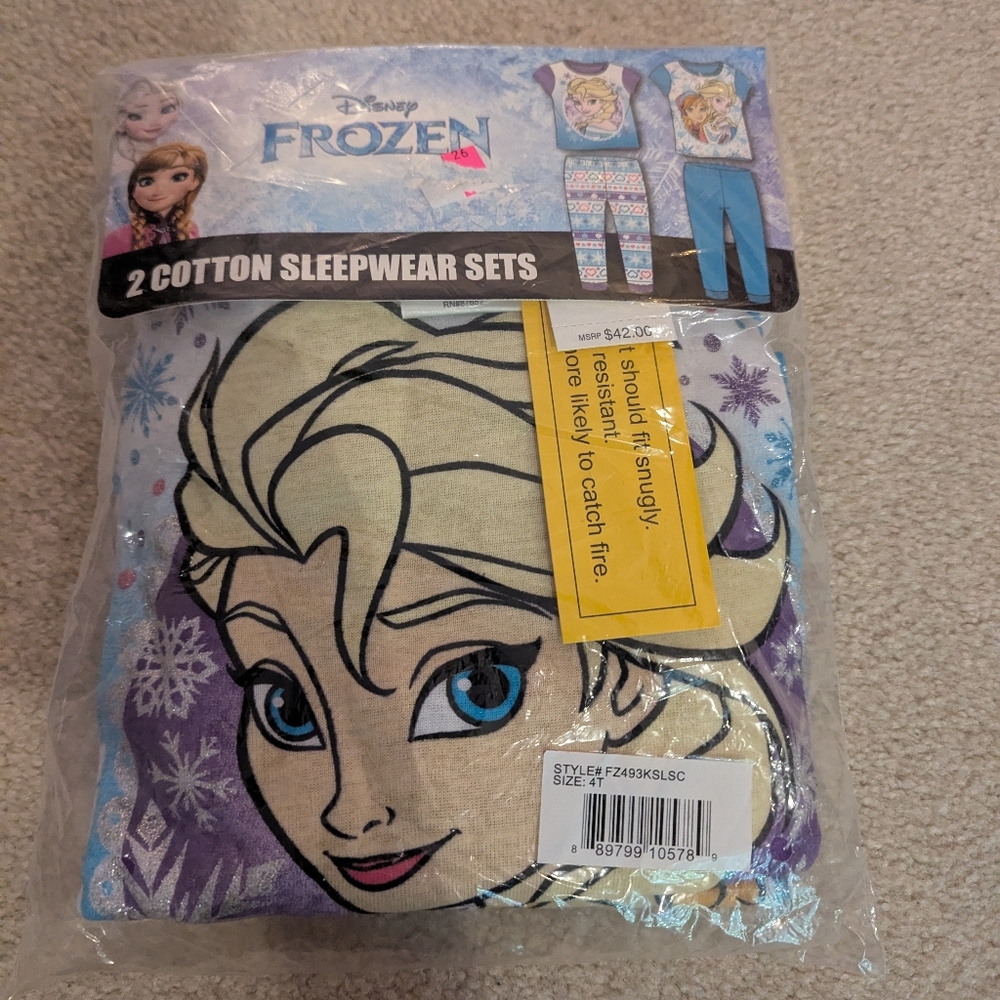 Nwt Disney Frozen Anna & Elsa 4 - piece pajama set 4t